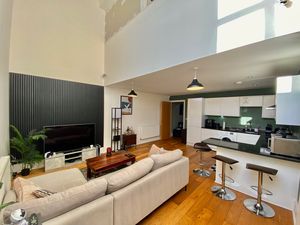 Lounge/Kitchen/Diner- click for photo gallery